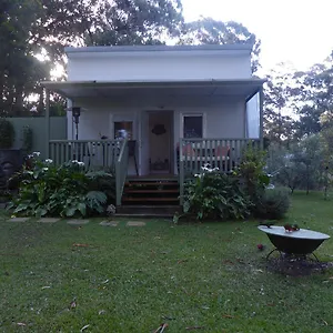  Country house Buddha Australia